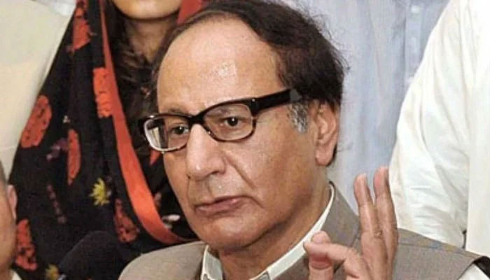 Shujaat Hussain was admitted to the hospital last week after he felt uncomfortable due to a chest infection. Photo: Geo News/ file