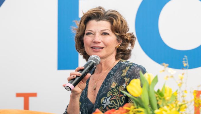 Amy Grant discharged from hospital after accident