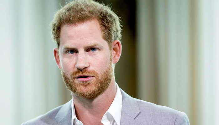 Royals warned of a powerful dual attack from Prince Harrys memoir
