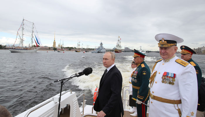 Pada hari angkatan laut, Putin mengatakan Amerika Serikat adalah ancaman utama bagi Rusia