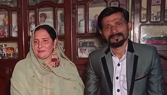 Image showing newlyweds Nazia and her husband Sufyan. — Screengrab via YouTube/ Syed Basit Ali