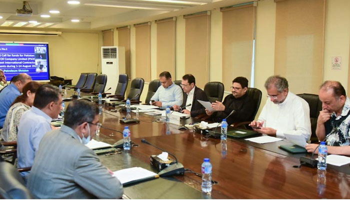 Finance Minister Miftah Ismail chairing a meeting of theEconomic Coordination Committee at the Finance Division. — PID