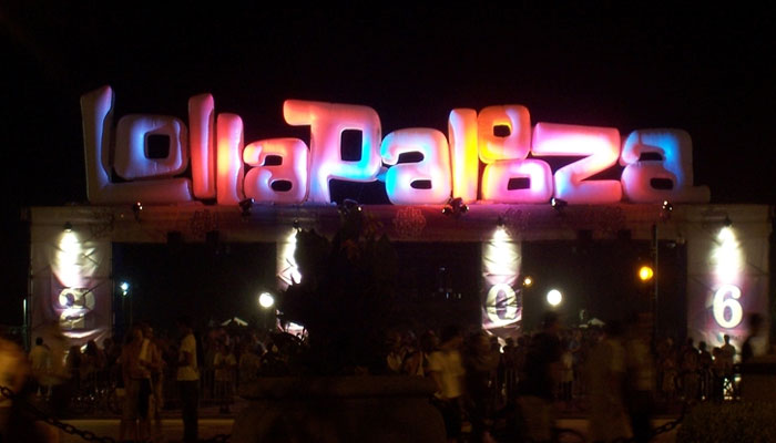 BTS ARMYs take the stage, joins Erica Banks during Lollapalooza performance