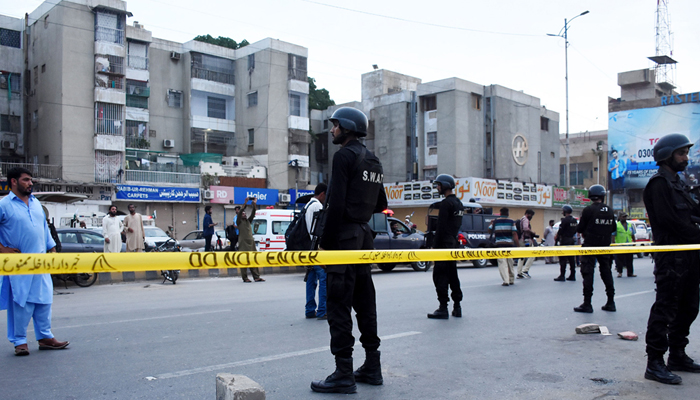 Security members cordon off an attack site in Pakistans southern port city of Karachi, on August 5, 2020. — Xinhua/File