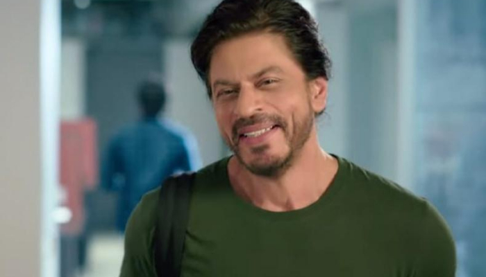 One of Shah Rukh Khan’s fan pages on Twitter shared a leaked photo of him on the sets of Dunki
