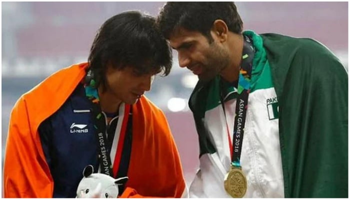 Indias superstar Javelin Thrower Neeraj Chopra posing with Arshad Nadeem during the Asian Games 2018. — Twitter