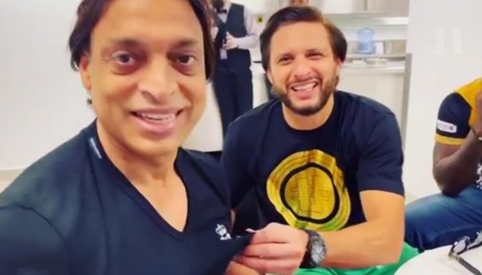 Pakistani cricketers Shoaib Akhtar (left) and Shahid Afridi. — Instagram/File