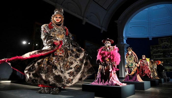 ‘Living Sculpture’ Daniel Lismore brings wearable art to London