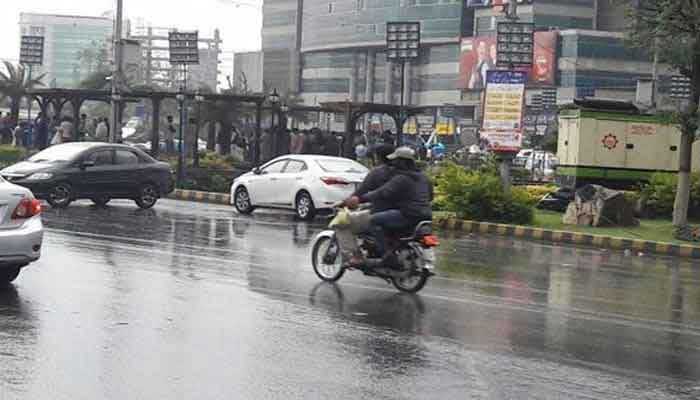 Met Office forecasts intermittent rains in Karachi today. — Geo News/ File