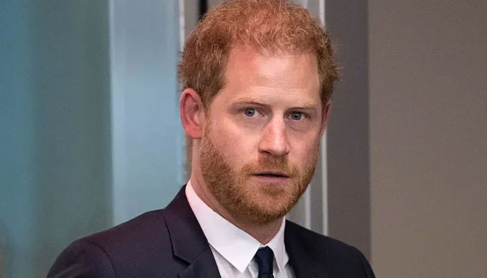 Prince Harry ‘not far’ from striking Queen with ‘brutal takedowns’