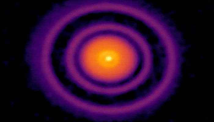 An image obtained using data from the ALMA telescope in Chile of AS 209, a star that is only 1.5 million years old. Photo: ALMA (ESO/NAOJ/NRAO), A. Sierra (U. Chile)