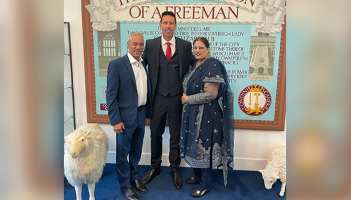 British-Pakistani cricketer Sajid Mahmood (centre). — Photo by author