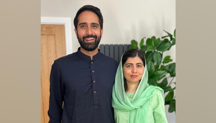 Asser Malik (L) poses with wife Malal Yousafzai. — Instagram/ Malala
