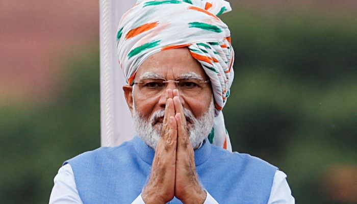 Indian Prime Minister Narendra Modi greets the crowd after addressing the nation during Independence Day celebrations at the historic Red Fort in Delhi, India, on August 15, 2022. — Rueters