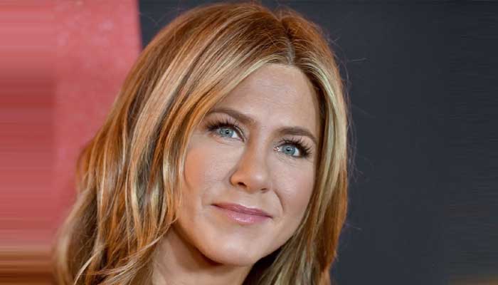 Jennifer Aniston gets new title from fans after her new viral snap