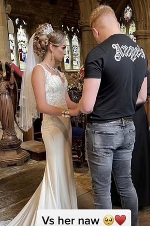 Image of the bride and the groom via Mirror.co.uk