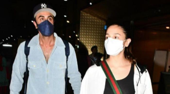 Ranbir Kapoor, Alia Bhatt return from their babymoon: Video