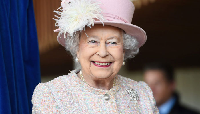 Queen’s witty response to palace chefs after finding unexpected guest in salad
