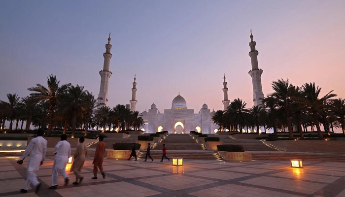 The Sheikh Zayed Grand Mosque in Abu Dhabi, capital of the United Arab Emirates which has called for an easing of regional tensions. Photo: AFP