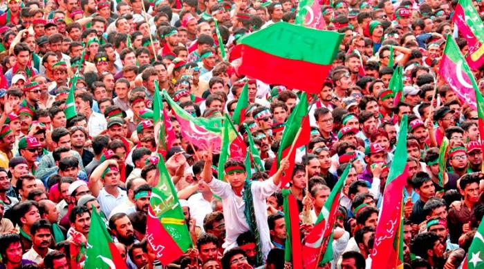 Is PTI a clear favourite to win LG polls in Karachi?