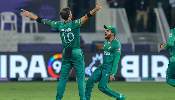 Shaheen Shah Afridi (L) and Babar Azam (R) — ESPNcricinfo