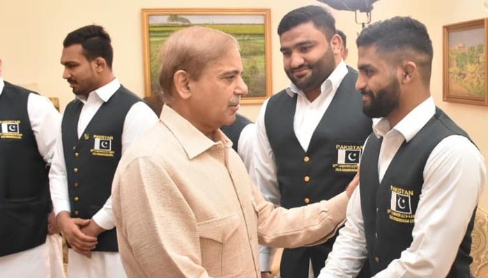 Prime Minister Shehbaz Sharif meets athletes at PM Office. — Twitter