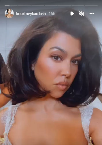 Kourtney Kardashian models Jennifer Aniston’s iconic Rachel hairdo