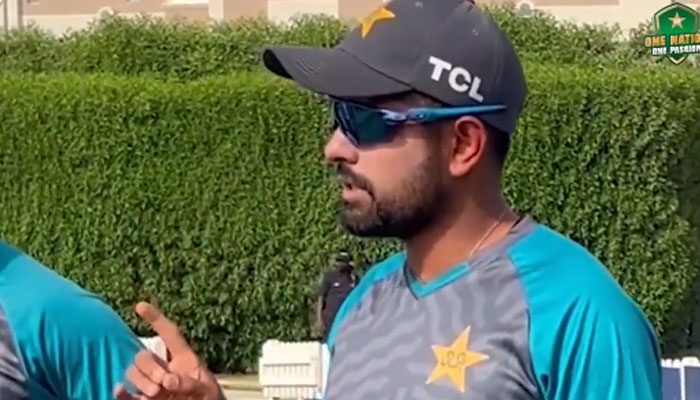 Pakistan skipper Babar Azam speaks to squad members during practice session ahead of Pak vs Ind match on August 28. — Screengrab/Twitter