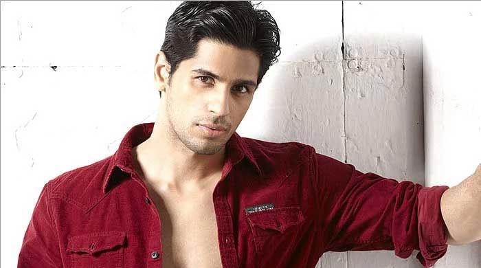 Sidharth Malhotra 'hopes to inspire' as he completes decade in Bollywood