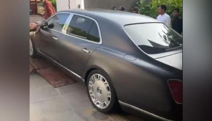 Bagaimana Bentley yang dicuri datang ke Pakistan?
