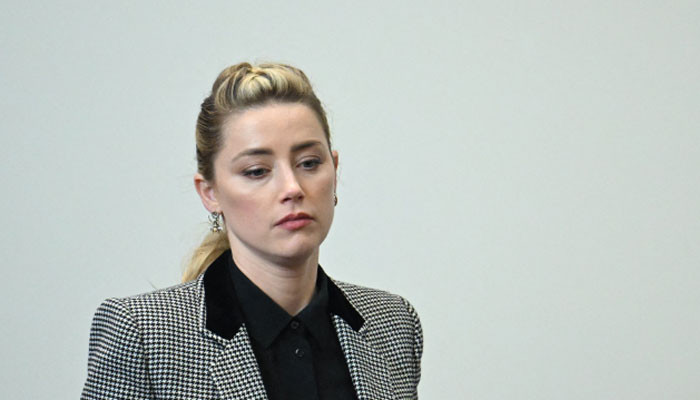 Amber Heard hurts her girlfriend Eve Barlow during physical fight? - Vimarsana News