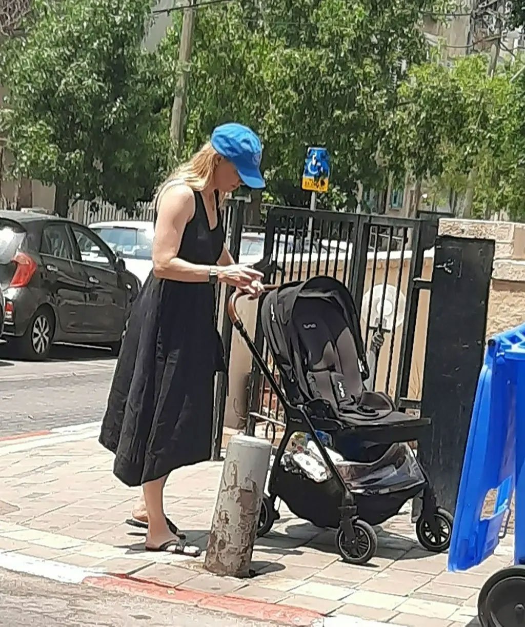 Amber Heard ‘sedates’ baby Oonagh Paige Heard before stroller walks?