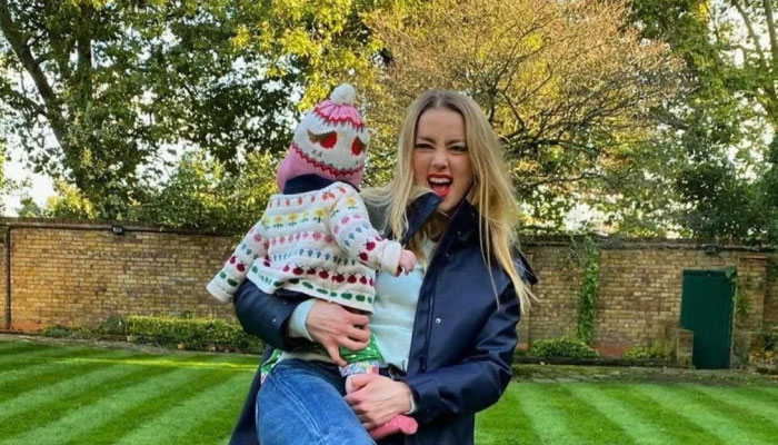 Amber Heard ‘sedates’ baby Oonagh Paige Heard before stroller walks?