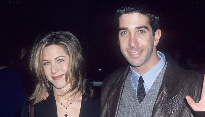 David Schwimmer pokes fun at Jennifer Aniston’s viral photo with cheeky snap