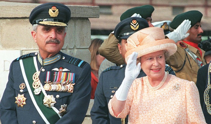 did queen visit pakistan