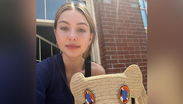 Steve Jobs' daughter mocks newly launched iPhone 14 with funny meme - Vimarsana News