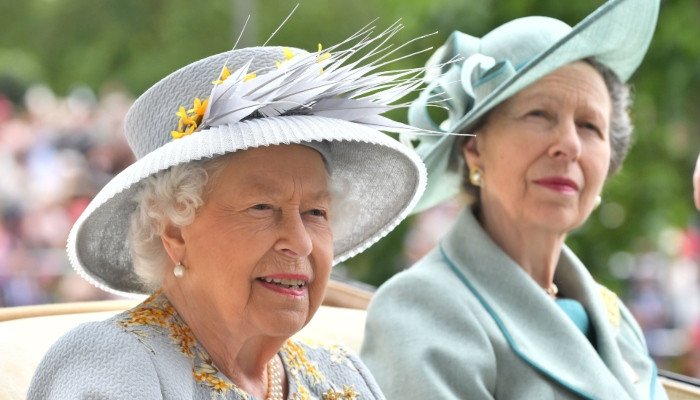 Princess Anne praises her late mother Queen Elizabeth in a rare interview - Vimarsana News