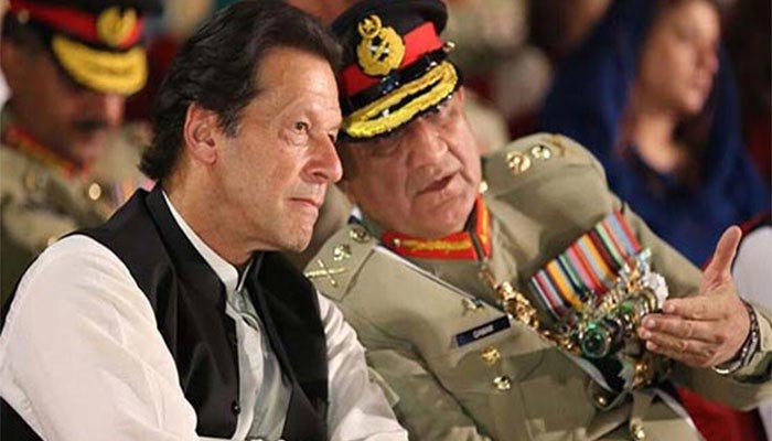 Former prime minister and PTI chief Imran Khan (L) and Chief of the Army Staff (COAS) General Qamar Javed Bajwa. — Twitter/File
