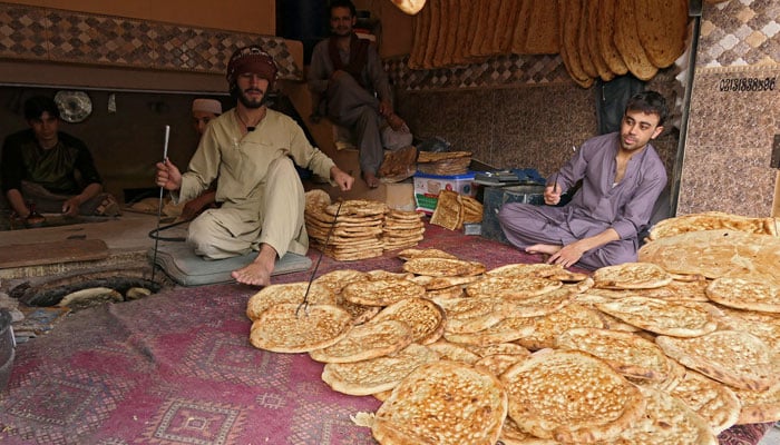 A tandoor in Quetta. Screengrab of a Youtube video