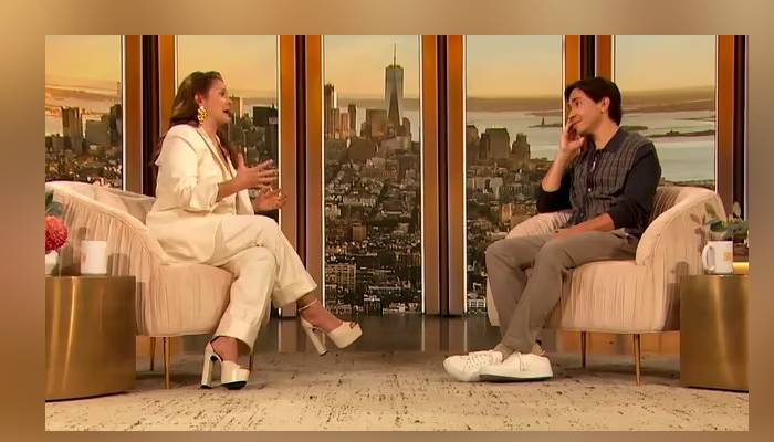 Drew Barrymore, Justin Long pour their heart out after tearful reunion: Watch