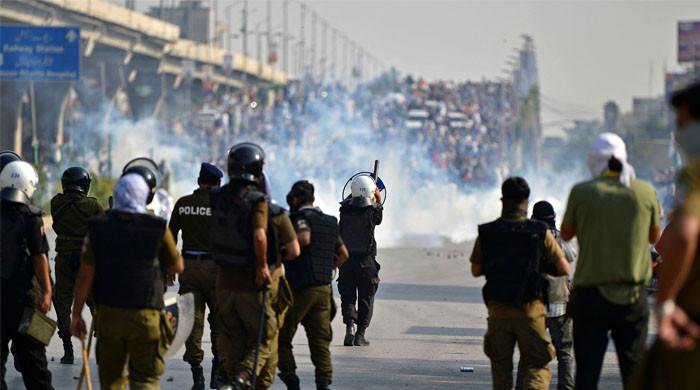 Punjab decides to conduct judicial inquiry into violence on PTI’s Azadi March