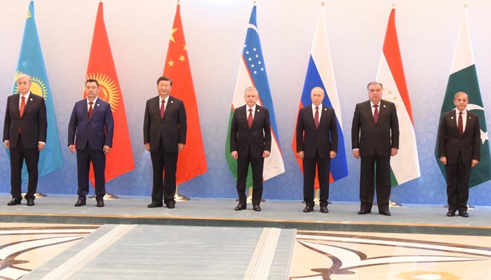 Prime Minister Muhammad Shehbaz Sharif in a group photo with the Heads of States of Shanghai Cooperation Organization (SCO) member countries at SCO-CHS Summit in Congress Centre, Samarqand, Uzbekistan. — Twitter/@PakPMO