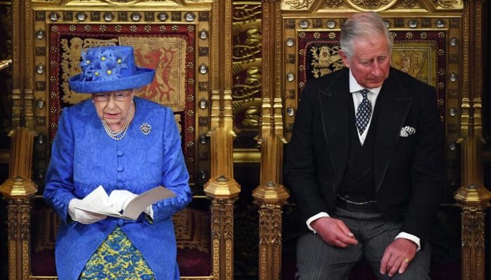 Anak-anak Ratu Elizabeth menjaga peti mati dengan khusyuk