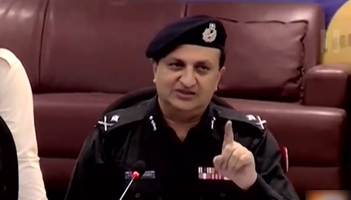 Karachi police chief Jawed Alam Odho speaks to journalists at the Karachi Chamber of Commerce and Industries in Karachi, on September 17, 2022. — Screengrab via Geo News