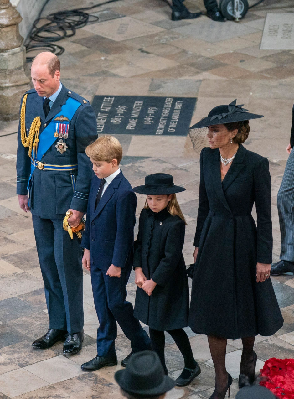Princess Charlotte looks away from Queen Elizabeth’s coffin amid funeral