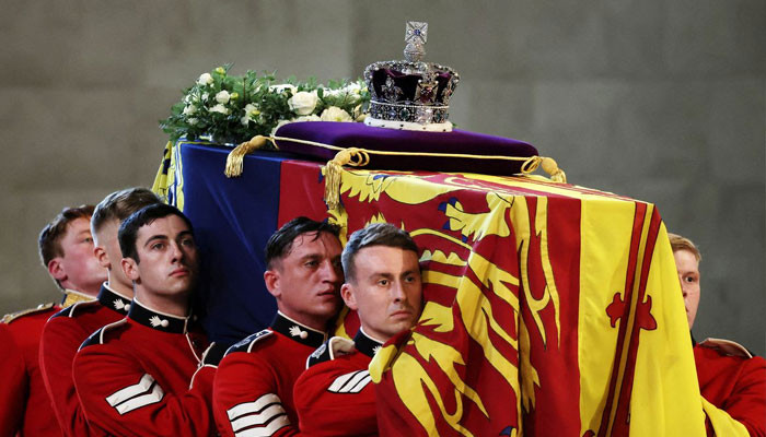 Royal fans spotted special guest at Queen Elizabeth's funeral - Vimarsana News