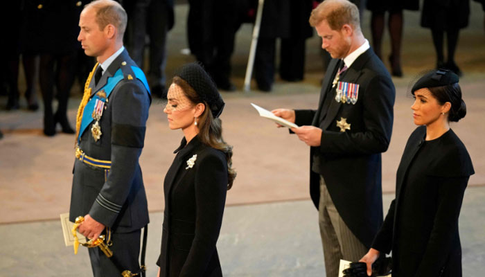 Meghan Markle, Prince Harry ordered to mend rift with William, Kate Middleton