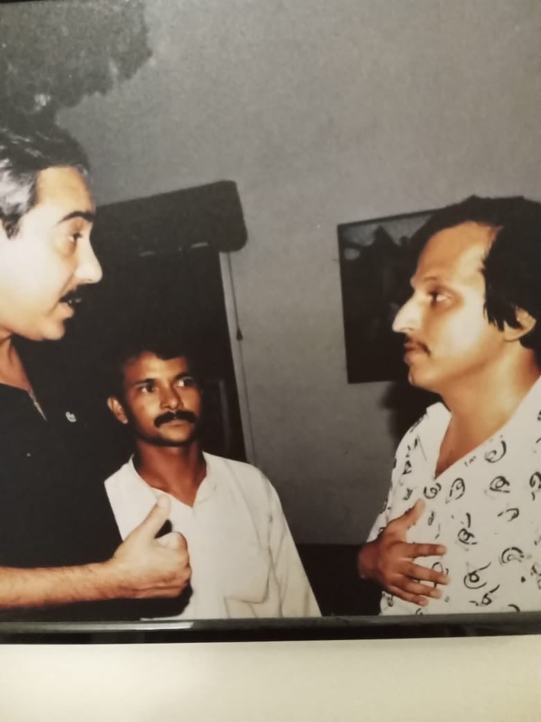 Murtaza Bhutto (L) in candid conversation with me.