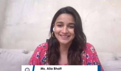 Alia Bhatt expresses gratitude to receive Smita Patil Award for Best Actress: Check out