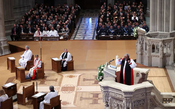 Queens legacy ‘honored’ at thanksgiving service in Washington National Cathedral